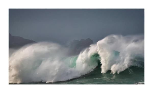 Image of wild waves on the Dingle Peninsula